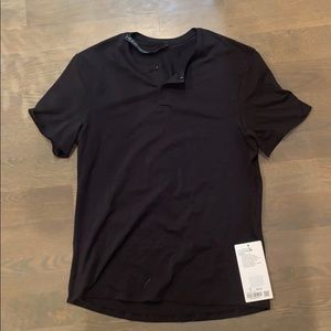 Men’s Lululemon Short Sleeve Henley NWT!